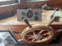 Trallers pārdod