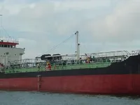 Naftas / Ķīmisko vielu tankkuģis pārdod