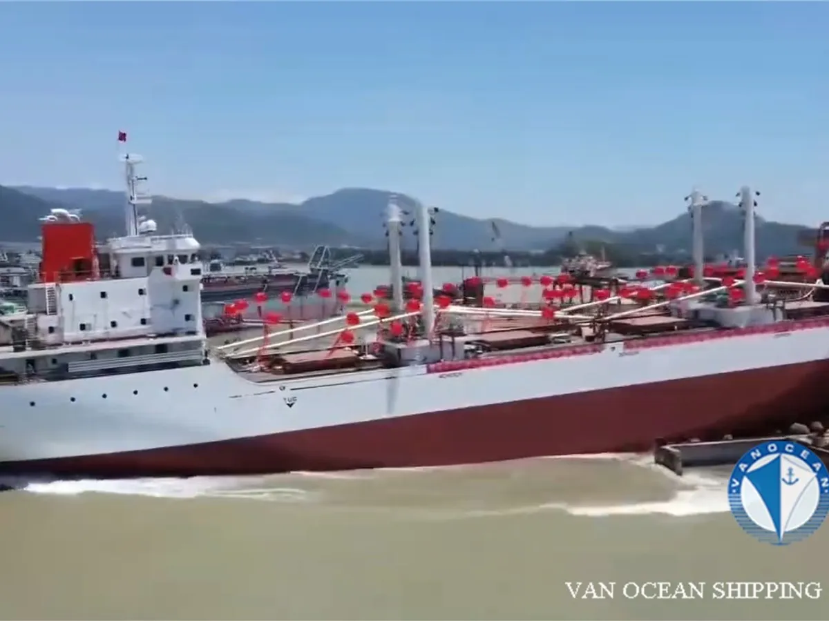 Reefer kuģis pārdod
