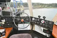 Katamarāns pārdod