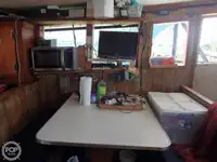 Trallers pārdod