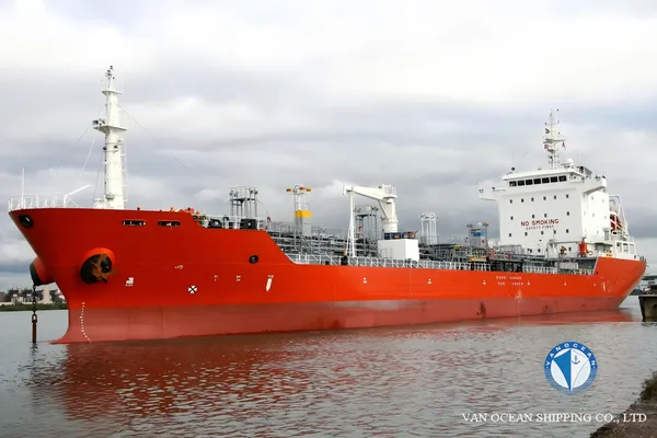 Oil/Chemical tanker for sale
