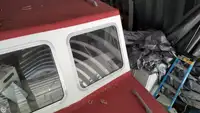Trallers pārdod