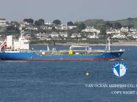 Naftas / Ķīmisko vielu tankkuģis pārdod