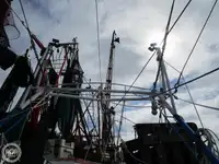 Trallers pārdod