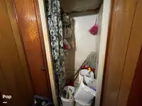 Trallers pārdod