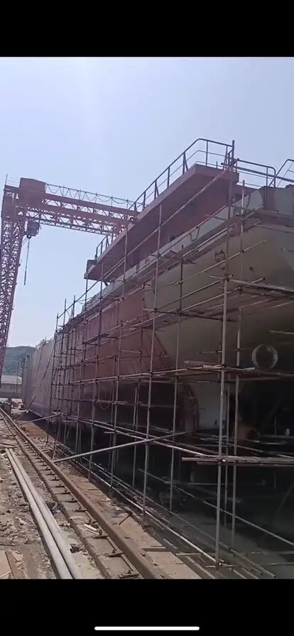 Naftas / Ķīmisko vielu tankkuģis pārdod
