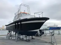 Pilotkuģis pārdod