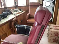 Trallers pārdod