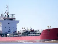 Naftas / Ķīmisko vielu tankkuģis pārdod