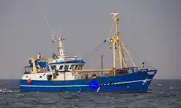 Staru trallera zvejas kuģis pārdod