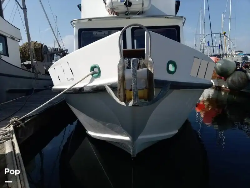 Niršanas atbalsta kuģis pārdod