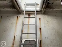 Garā līnija zvejas kuģis pārdod