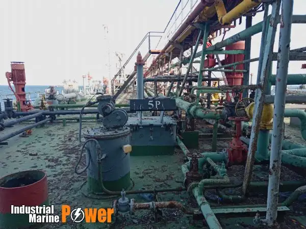Naftas / Ķīmisko vielu tankkuģis pārdod
