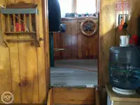 Trallers pārdod