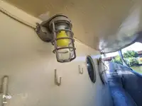 Trallers pārdod