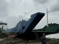 Desanta kuģis, tankkuģis pārdod