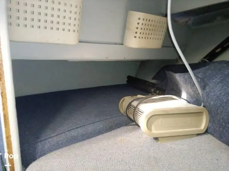 Niršanas atbalsta kuģis pārdod