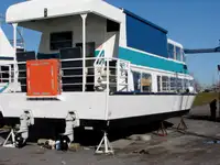 Kruīza kuģis pārdod