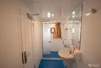 Niršanas atbalsta kuģis pārdod
