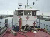 Naftas / Ķīmisko vielu tankkuģis pārdod