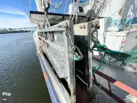 Trallers pārdod