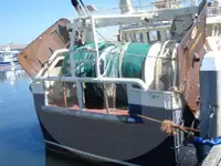 Trallers pārdod
