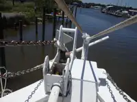 Trallers pārdod