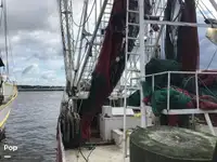 Trallers pārdod