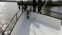 Trallers pārdod