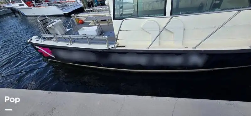 Niršanas atbalsta kuģis pārdod