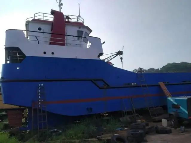 Desanta kuģis, tankkuģis pārdod