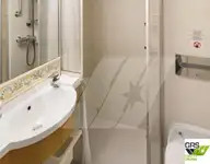 Kruīza kuģis pārdod
