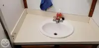 Trallers pārdod