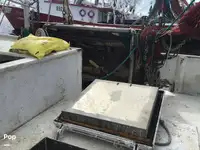 Trallers pārdod
