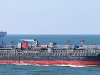 Naftas / Ķīmisko vielu tankkuģis pārdod