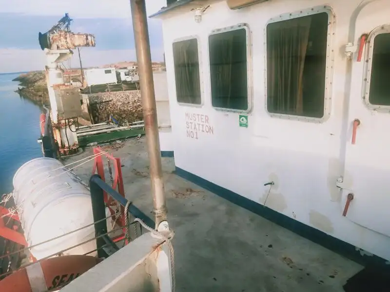 Desanta kuģis, tankkuģis pārdod