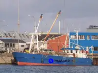 Staru trallera zvejas kuģis pārdod