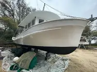 Trallers pārdod