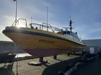 Pilotkuģis pārdod