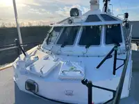 Pilotkuģis pārdod