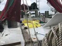 Trallers pārdod
