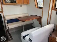 Trallers pārdod