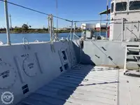 Desanta kuģis, tankkuģis pārdod
