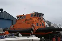 Apkalpes kuģis pārdod