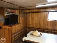 Trallers pārdod