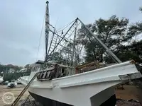 Trallers pārdod