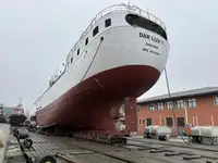 Trallers pārdod