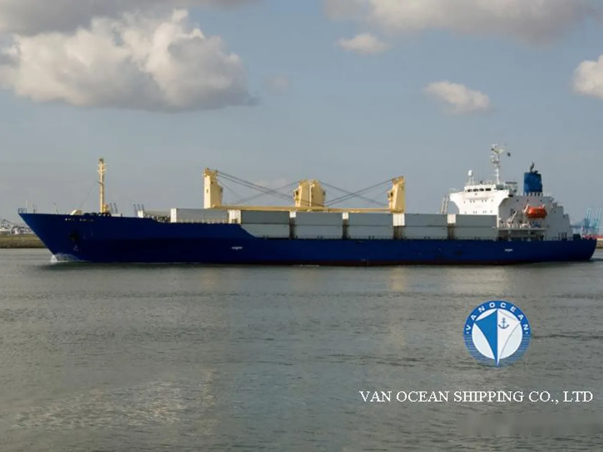 Reefer kuģis pārdod