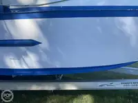Trallers pārdod